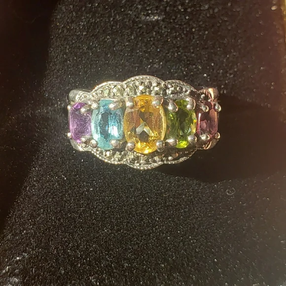 Oval Gemstone & Marcasite Ring - Picture 3 of 12